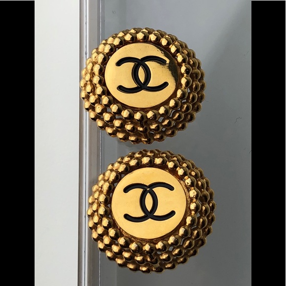 Vtg 80’s CHANEL RARE CC Logo Lrg Clip On Earrings - Picture 3 of 9